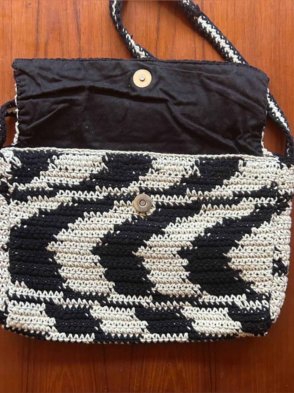 Crochet Handbag - Picture 2 of 9